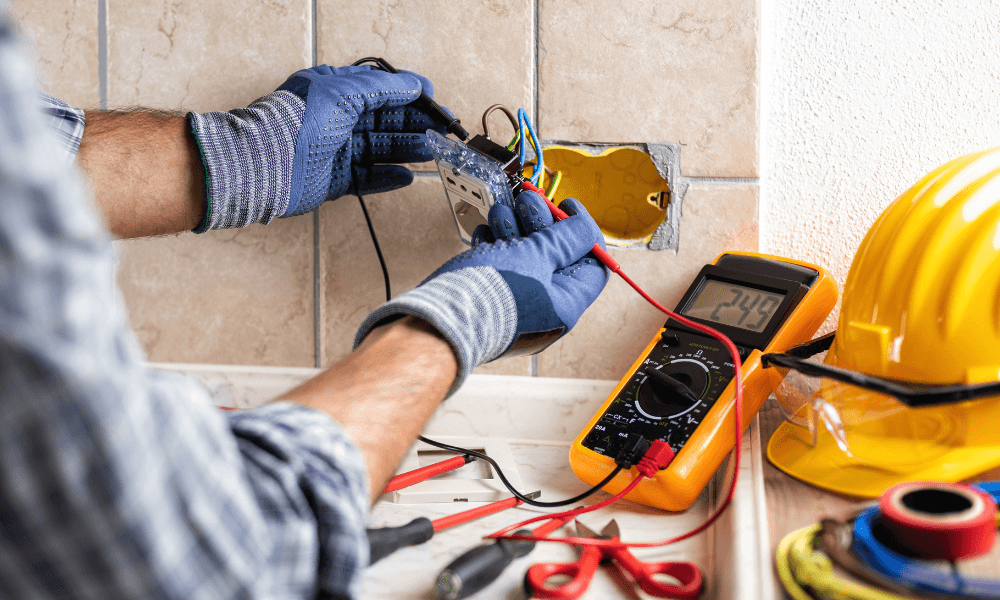 Prüfung ortsfester elektrischer Anlagen als Teil eines umfassenden Sicherheitskonzepts