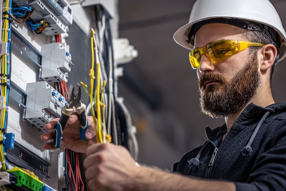 Warum die Prüfung ortsveränderlicher elektrischer Betriebsmittel nach DIN EN 50678 und 50699 wichtig ist