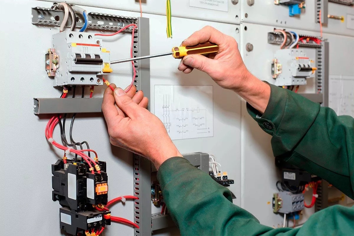 Warum die Prüfung ortsveränderlicher elektrischer Betriebsmittel nach DIN EN 50678 und 50699 wichtig ist