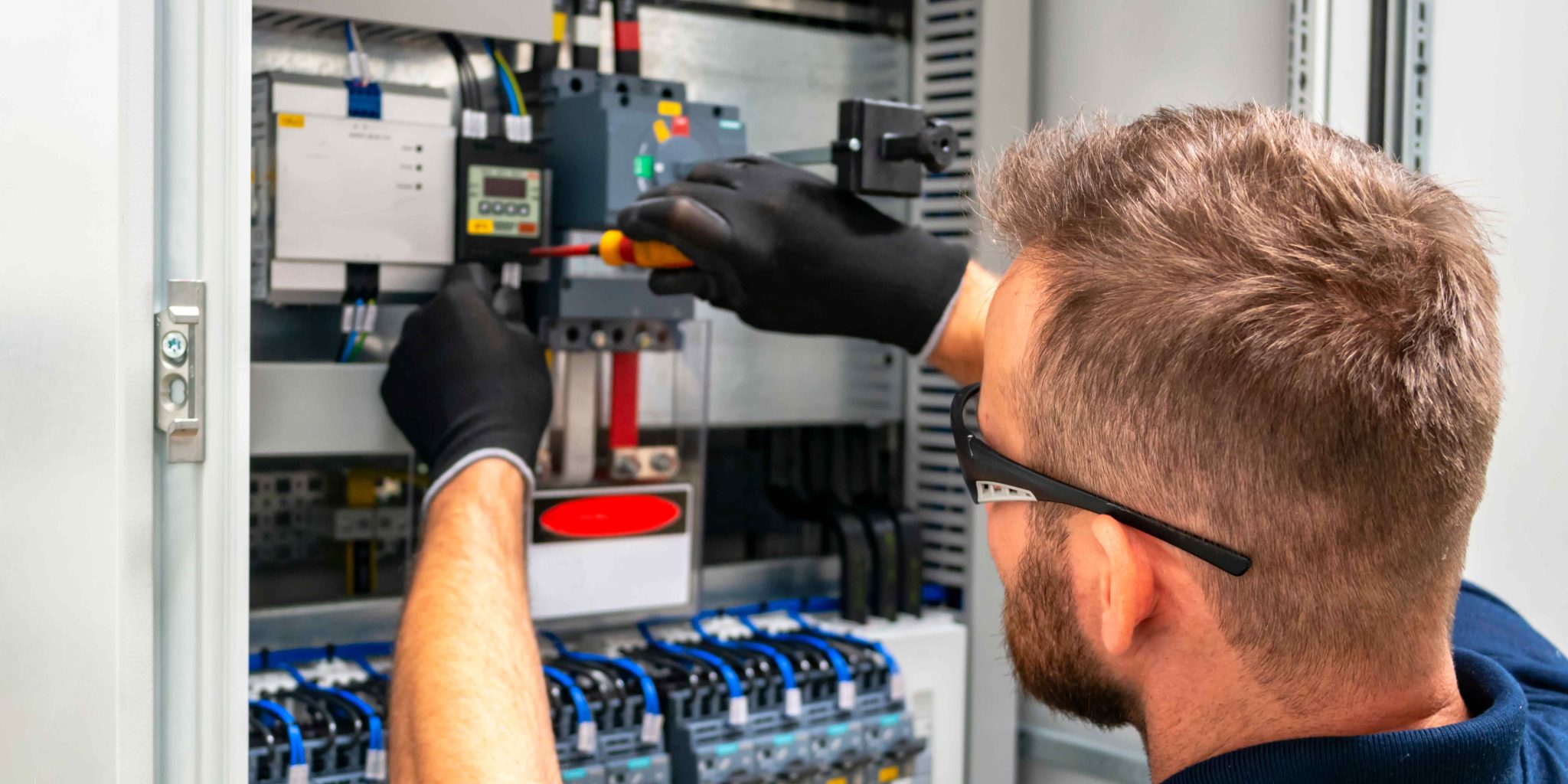 Prüfung elektrischer Anlagen für erneuerbare Energiesysteme