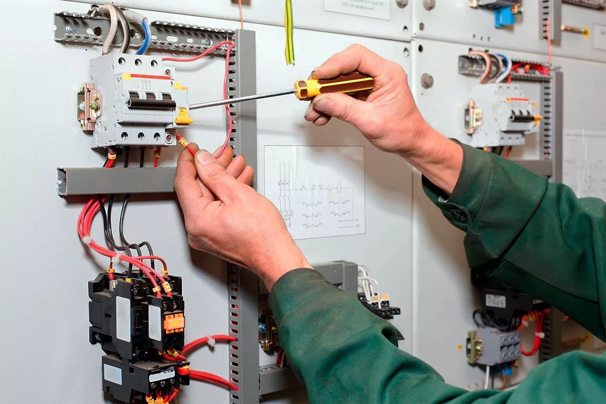 Warum die Prüfung ortsveränderlicher elektrischer Betriebsmittel nach DIN EN 50678 und 50699 wichtig ist